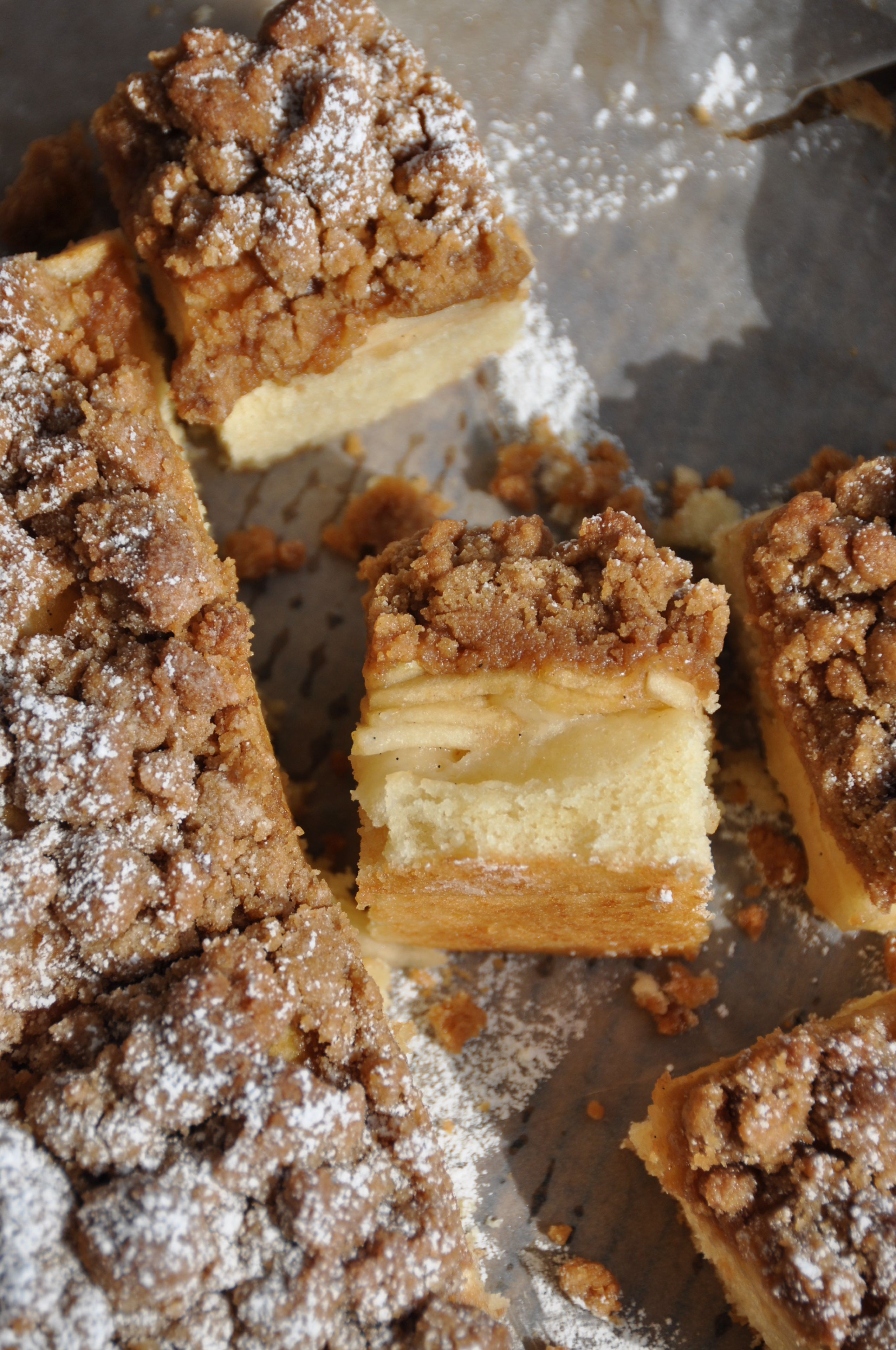 Apple Crumb Cake