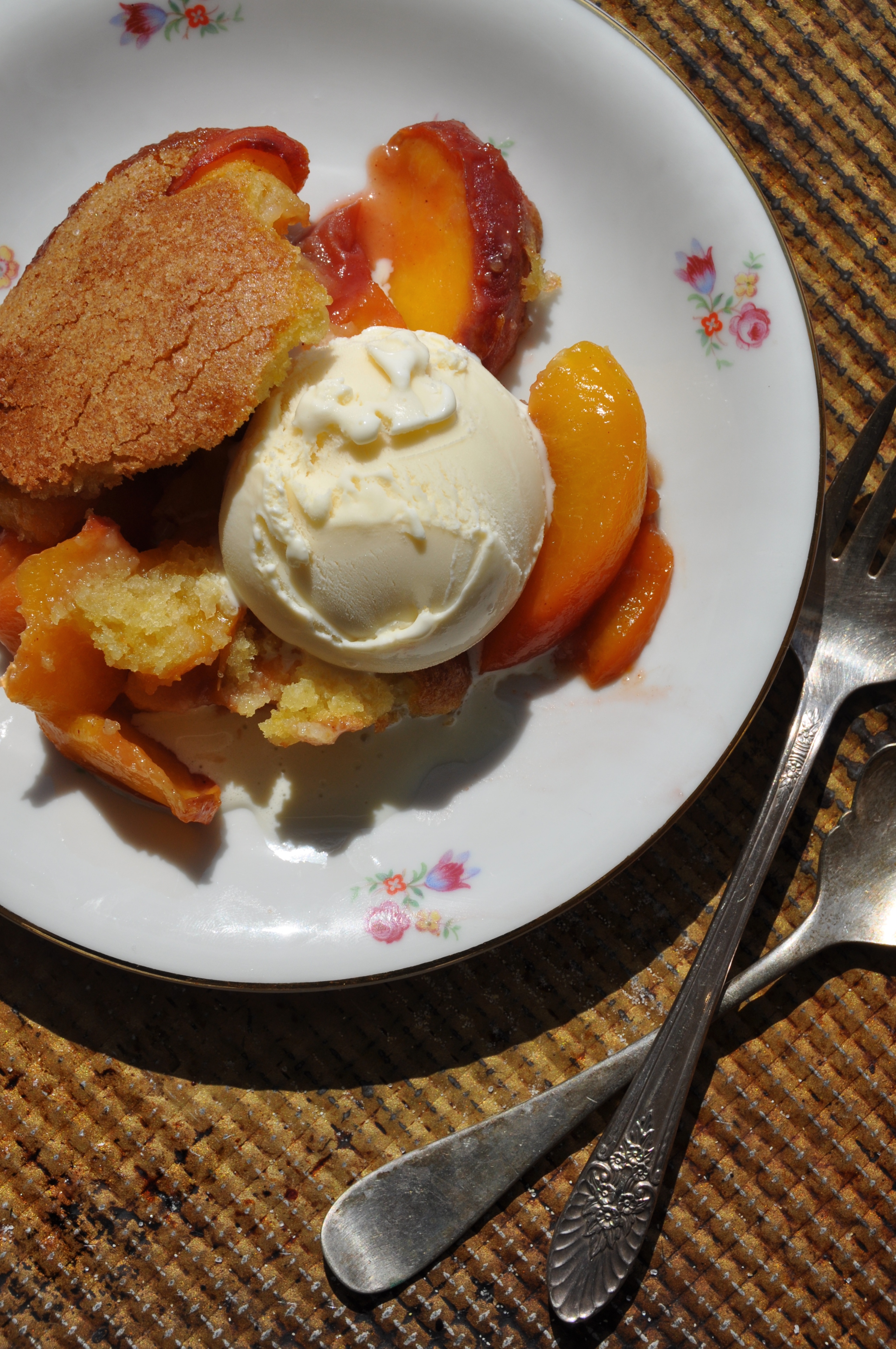 Cornbread Peach Cobbler